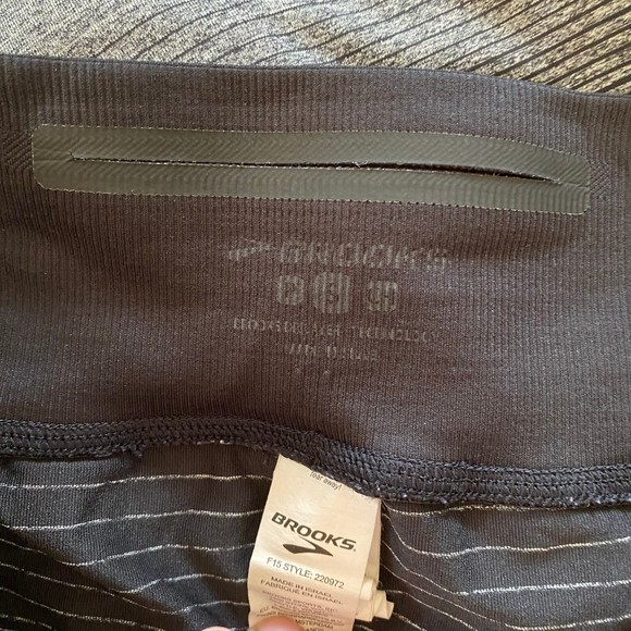 BROOKS woman's size small S Strecker DriLayer cycling biking stripe capri pants - Picture 10 of 11